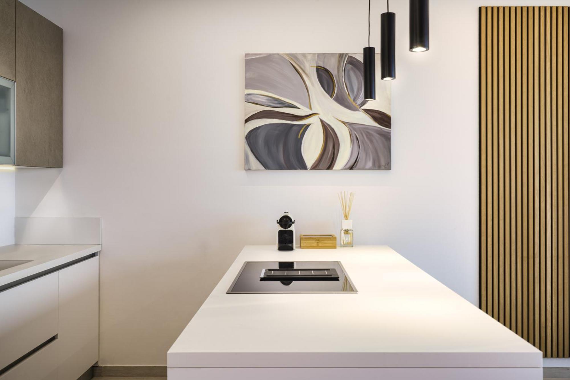 Salvatorehomes - Luxurious Dreamview Waterfront Apartment In Torri Del Benaco With Pool - Casa Azura - A 5 Star Luxury Collection At Lake Garda מראה חיצוני תמונה