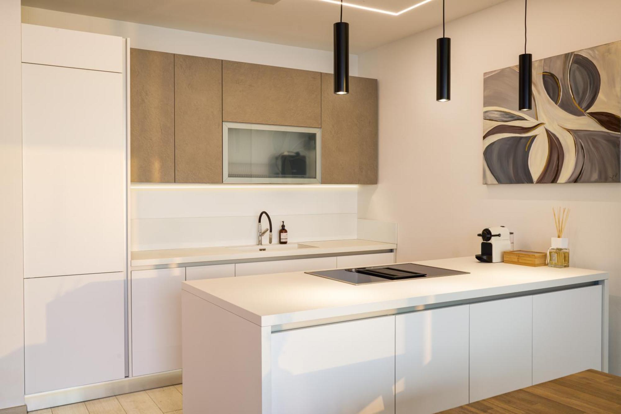 Salvatorehomes - Luxurious Dreamview Waterfront Apartment In Torri Del Benaco With Pool - Casa Azura - A 5 Star Luxury Collection At Lake Garda מראה חיצוני תמונה
